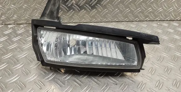 Toyota Avensis Verso Front fog light