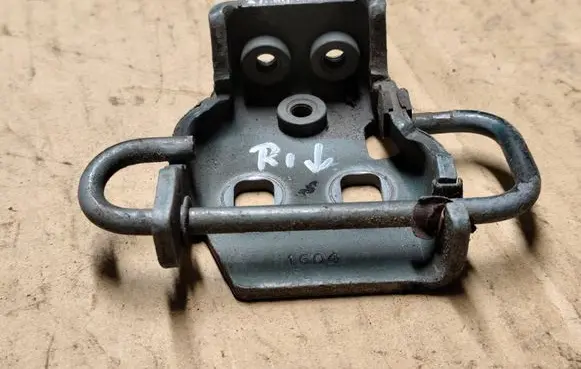 Jeep Grand Cherokee Front door lower hinge 