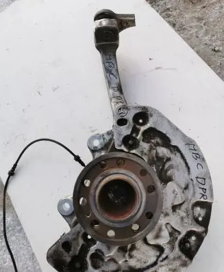 Mercedes-Benz C W205 Front wheel hub spindle knuckle