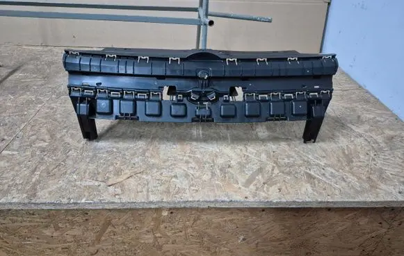 Volkswagen Caddy Front bumper upper radiator grill 2K7807231ECADDY