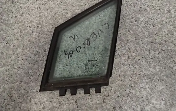 Toyota Corolla Verso AR10 Sliding door window/glass 