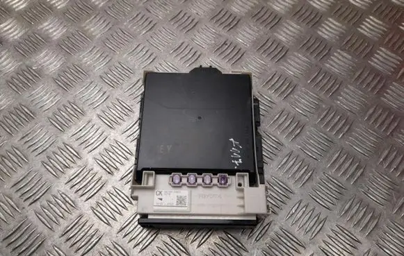 Toyota Camry VIII XV70 Fuse box set 8273033Q31