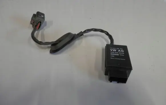 Volkswagen Jetta VI Fuel injection pump control unit/module 1K0906093G