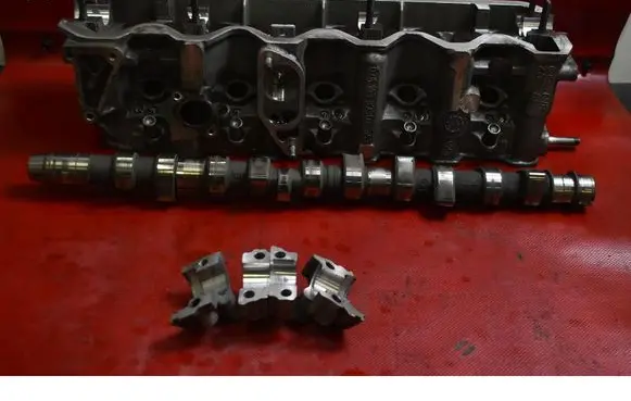 Volkswagen Transporter - Caravelle T4 Engine head 074103373D