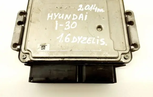 Hyundai i30 Engine control unit/module 391122A976 0281030860