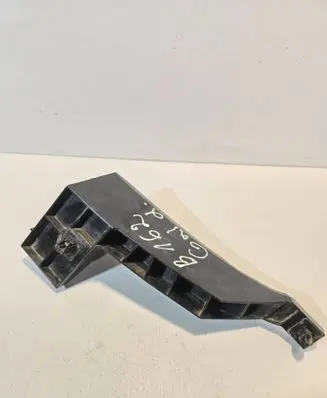 Suzuki Grand Vitara II Rear bumper mounting bracket IV3N0