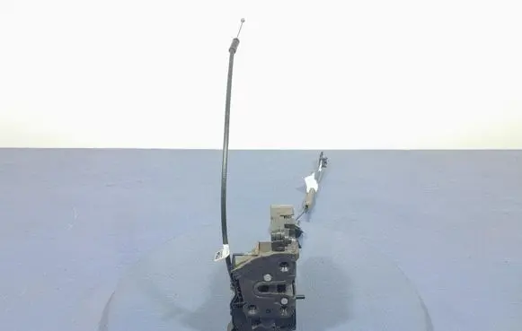 Renault Talisman Rear door lock 825034043R