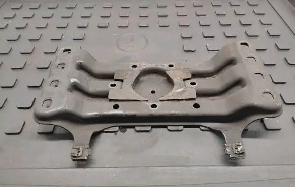 Mercedes-Benz GLK (X204) Gearbox mounting bracket A2042401302