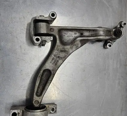 Volvo S60 Front lower control arm/wishbone 32269628