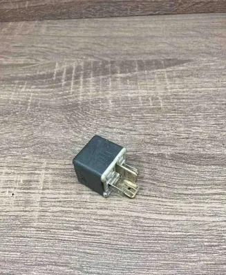 Mercedes-Benz Vito Viano W638 Other relay 4RA00351070