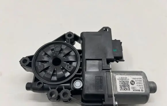 Hyundai IONIQ 6 Front door window regulator motor 82450KL010