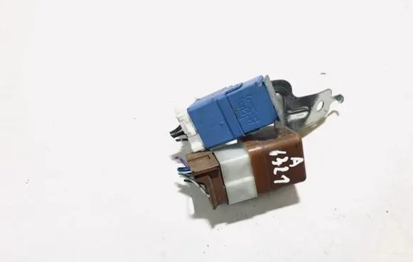 Nissan Almera N16 Other relay 252309f920
