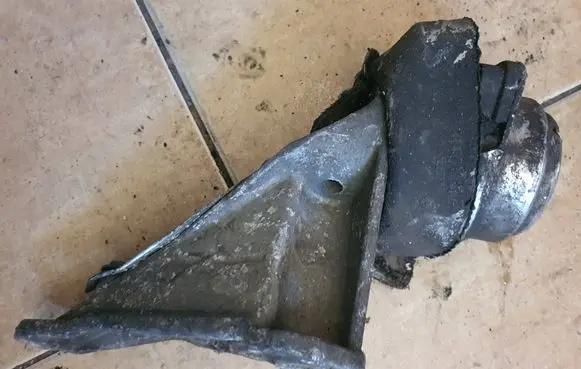 Volkswagen Golf I Gear shift cable bracket 3U0399113 4B0399151M