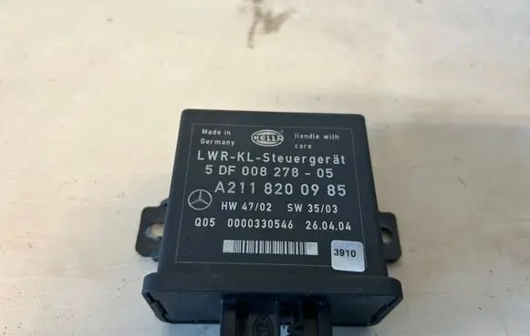 Mercedes-Benz E W211 Light module LCM A2118200985