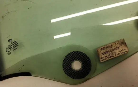 BMW 4 F32 F33 Rear side window 7290495