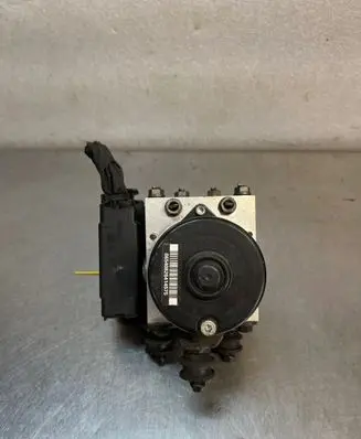 Volkswagen Golf V Master brake cylinder 