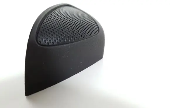 Front door high frequency speaker