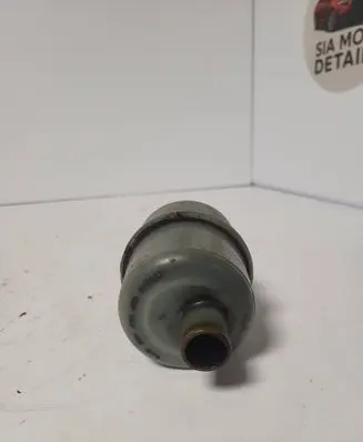 Volkswagen Polo III 6N 6N2 6NF Oil breather separator 052103495