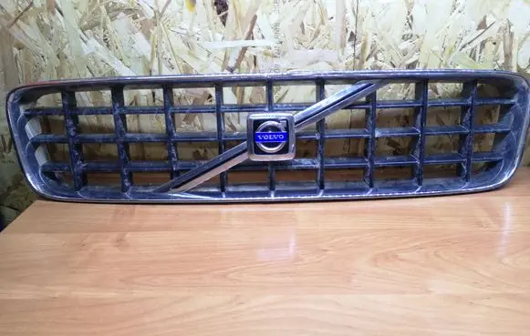 Volvo XC90 Front grill 8620641