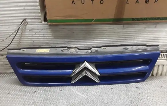 Citroen Jumper Front bumper upper radiator grill 1304699070