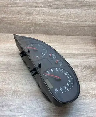 Volkswagen PASSAT B5 Speedometer (instrument cluster) 3B0919861 110008793