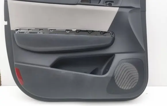 KIA Sportage Front door card panel trim