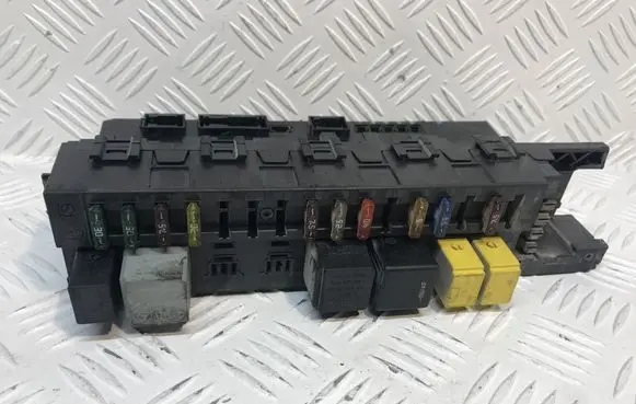 Mercedes-Benz C W203 Fuse module 2035453201