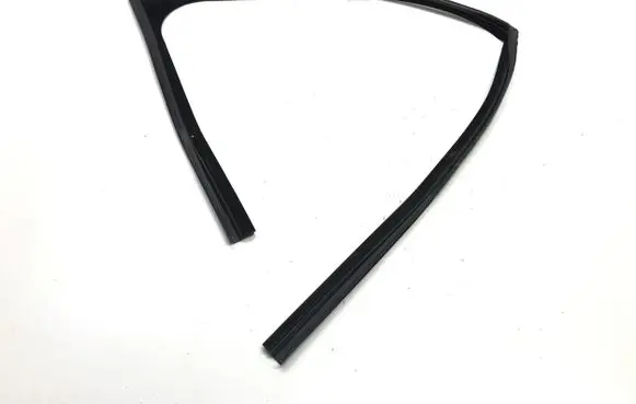 Jaguar I-Pace Rubber seal front door window/glass J9D321596A