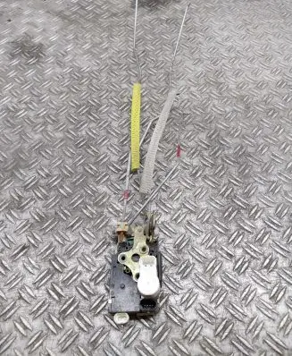 Chevrolet TrailBlazer Front door lock 