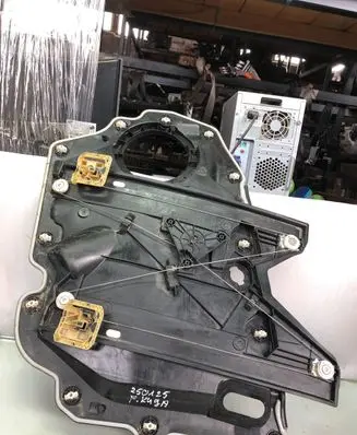 Ford Kuga III Front window lifting mechanism without motor C7y2e