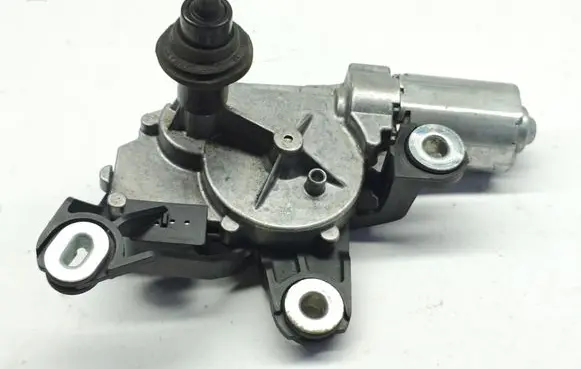 Volkswagen Touran I Rear window wiper motor 1T0955711 0390201598