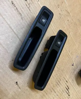 Dacia Sandero III Electric window control switch 829600971R