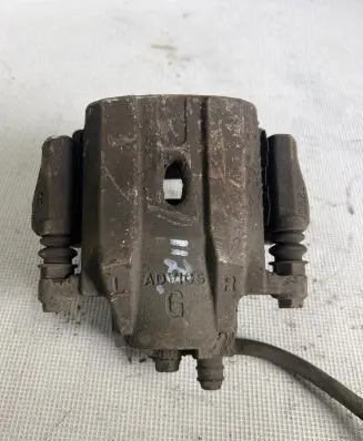 Toyota Prius (XW20) Front brake caliper