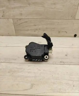 Volvo XC90 Air flap motor/actuator 75622F 050103