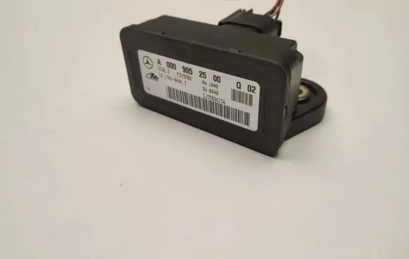 Mercedes-Benz E W212 Sensor A0009052500