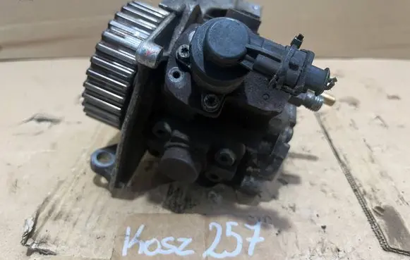 Ford Focus Fuel injection high pressure pump 9683703780