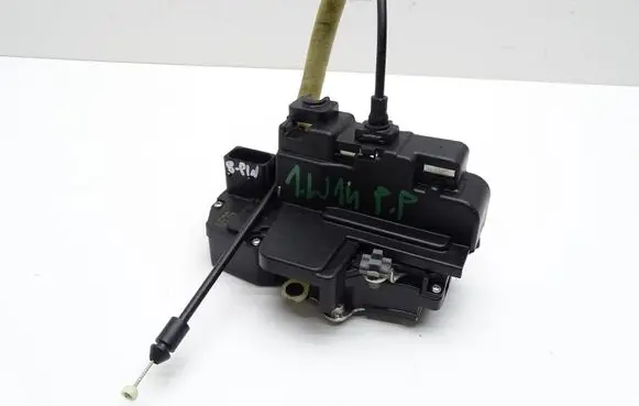 Opel Antara Front door lock A081876