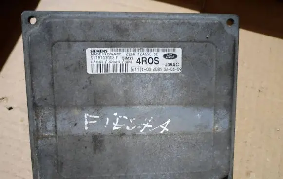 Ford Fiesta Engine control unit/module 2S6A12A650SE S118107002F