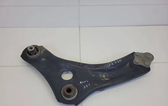 Renault Megane IV Front control arm D4440R