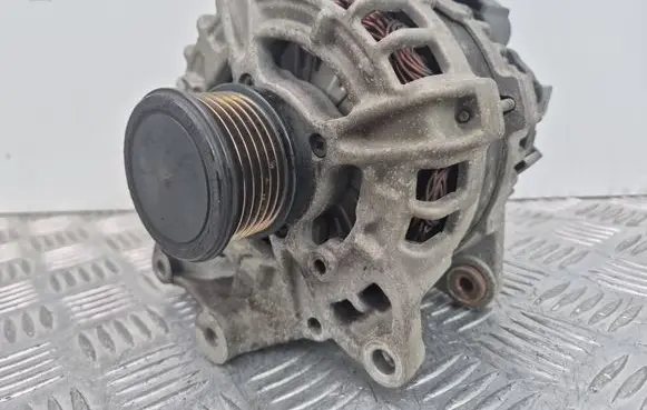 Mercedes-Benz C W205 Generator/alternator A0009060922