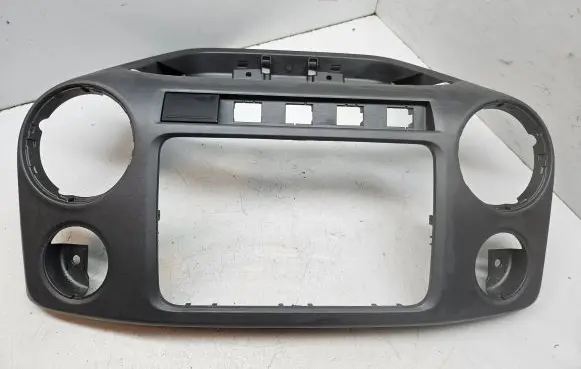 Volkswagen Amarok Radio/GPS head unit trim 2H0857211F