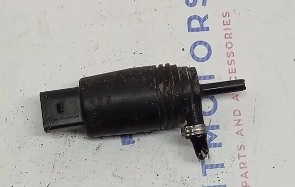 BMW 5 E60 E61 Headlight washer pump 67128377612