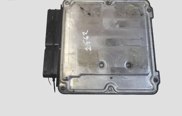 Volkswagen Golf V Engine control unit/module 03G906016B 0281011478