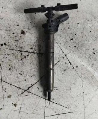 Mercedes-Benz CLS C219 Fuel injector 0445115076