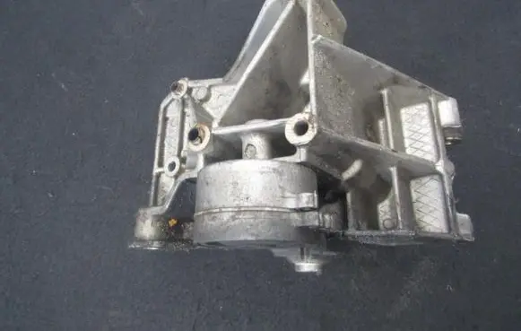 Peugeot 307 Engine mounting bracket 96348183 96348179