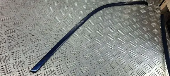Audi Q7 4L Rear side glass trim 