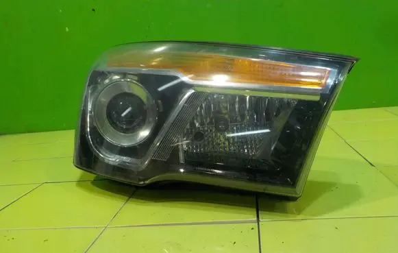 SsangYong Rodius Headlight/headlamp 8310221600 PRAWY