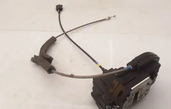 Nissan Note (E11) Rear door lock