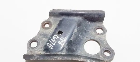 Toyota Auris 150 Engine mounting bracket