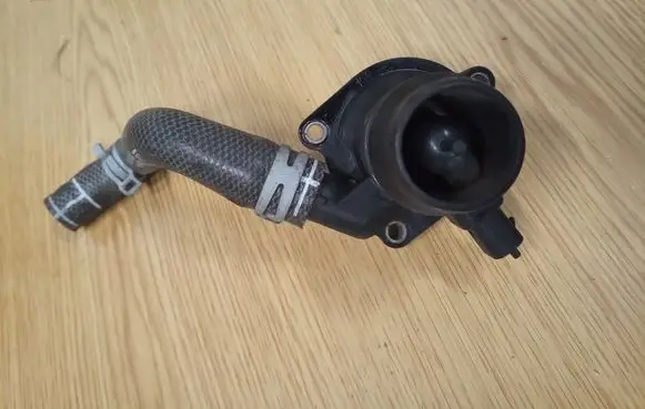 Thermostat/thermostat housing